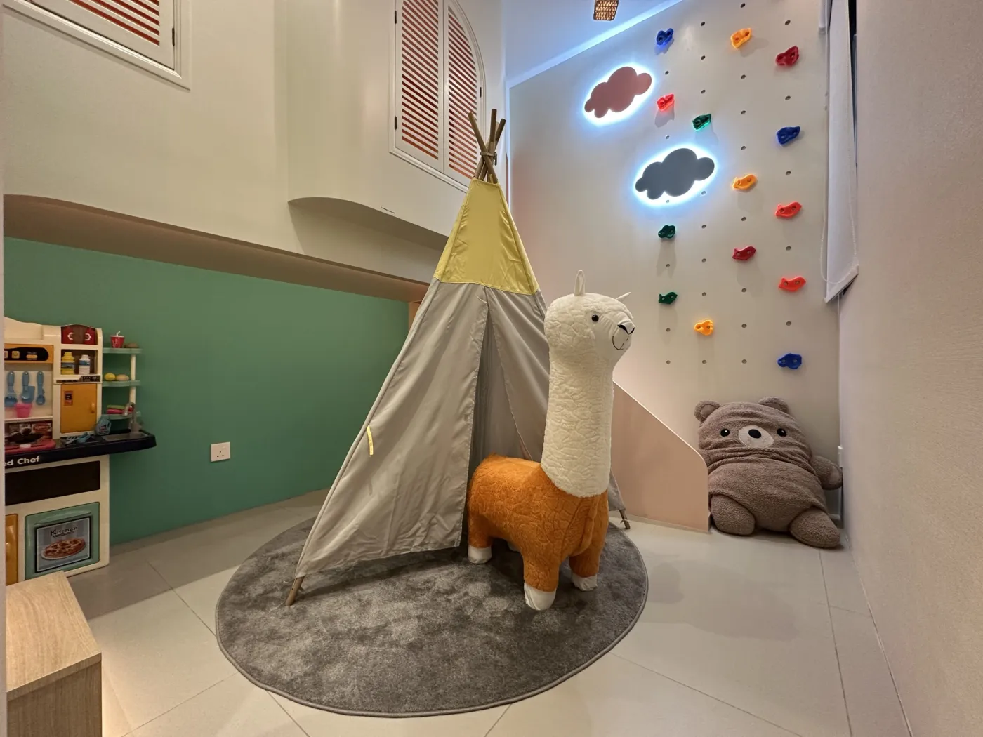 Sevora showroom and project gallery visual 6